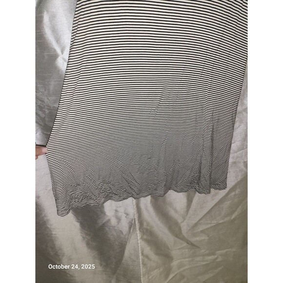 Women's Set of 2 Dresses. Black w/ Lace and Black White Striped XL/L - Picture 7 of 7